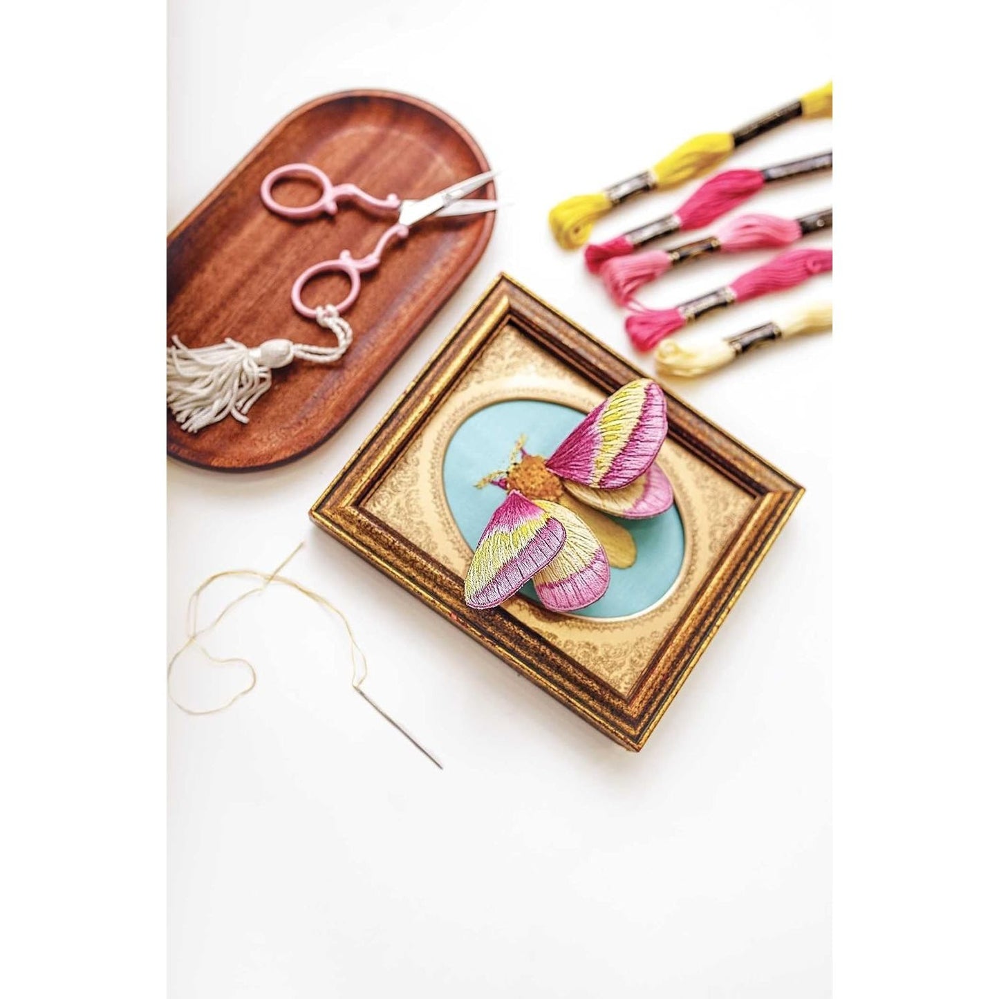 Stumpwork Embroidery & Thread Painting: Stitch 3-D Nature Motifs