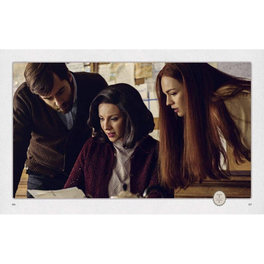 Outlander Knitting: The Official Book of 20 Knits Inspired by the Hit Series