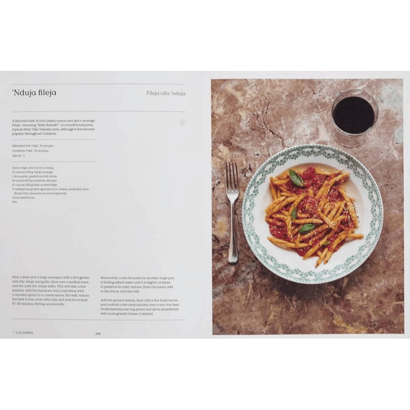 The Regional Italian Cookbook: Recipes from the Silver Spoon