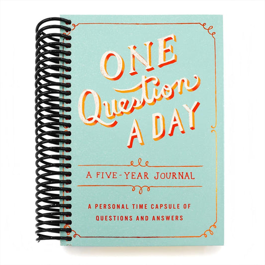 One Question a Day: A Five-Year Journal: A Personal Time Capsule of Questions and Answers (One Question a Day)