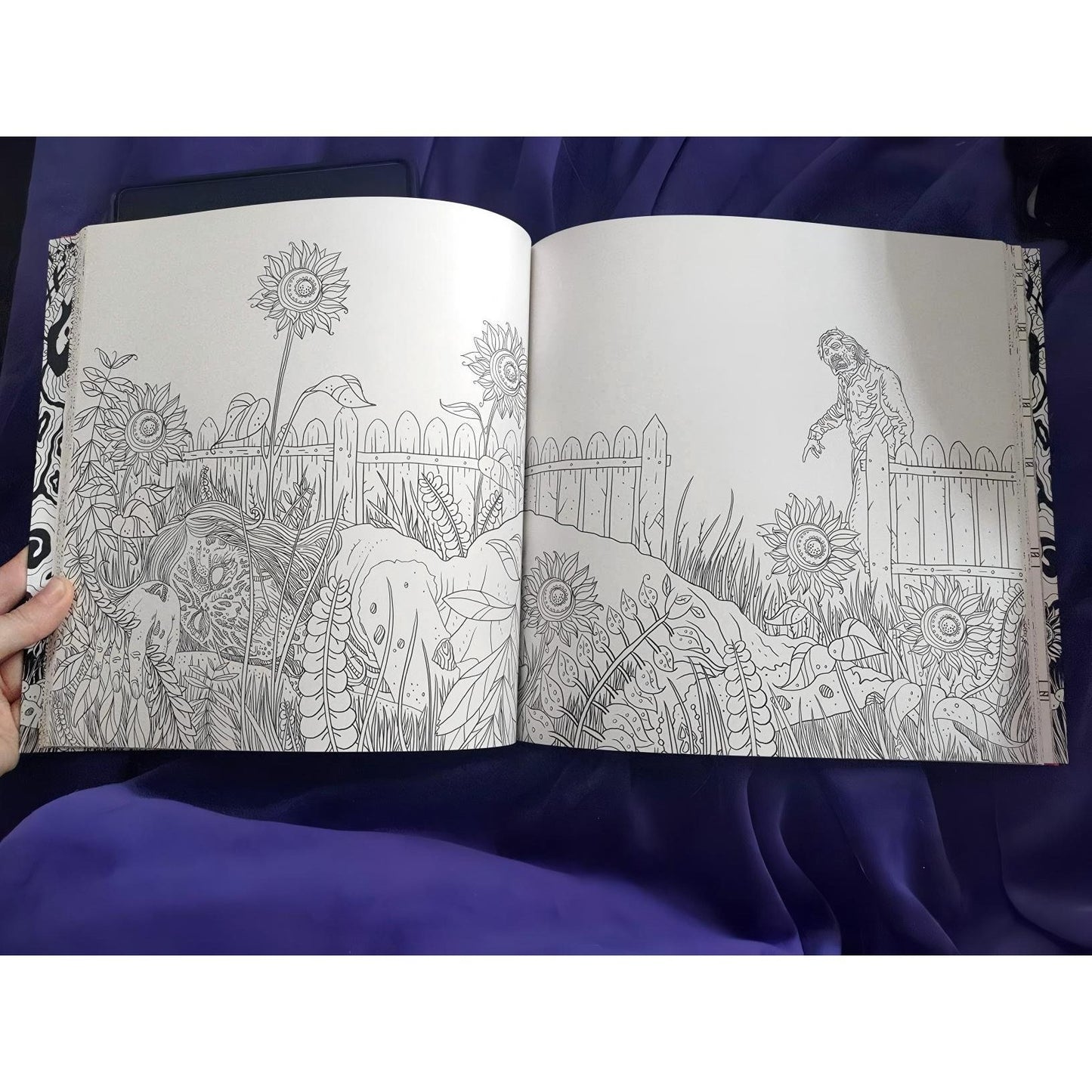 The Beauty of Horror 1: A Goregeous Coloring Book (Spiral Bound)