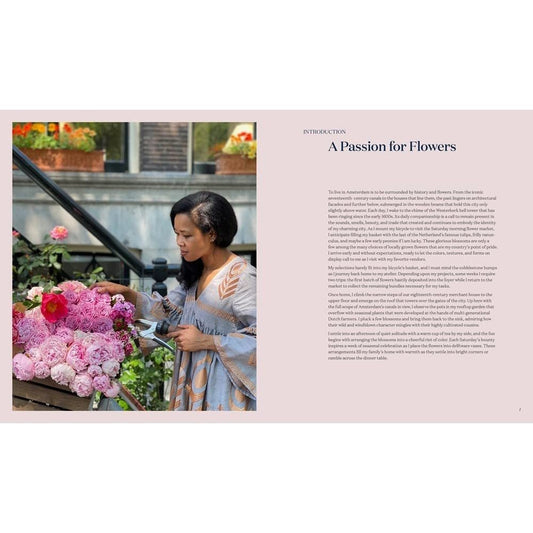 A Sweet Floral Life: Romantic Arrangements for Fresh and Sugar Flowers [A Floral Décor Book] (Spiral Bound)