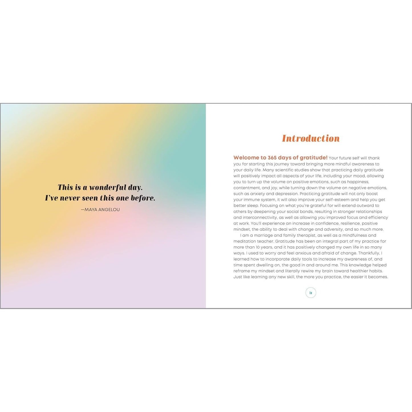 A Year of Gratitude: Daily Moments of Reflection, Grace, and Thanks (Year of Daily Reflections) (Spiral Bound)
