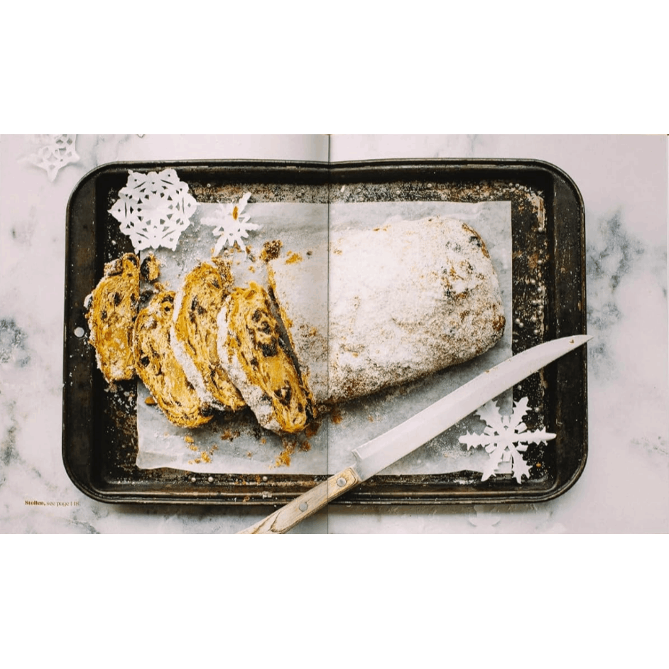 The Christmas Baking Cookbook: 'Tis the Season for 100+ Festive Treats